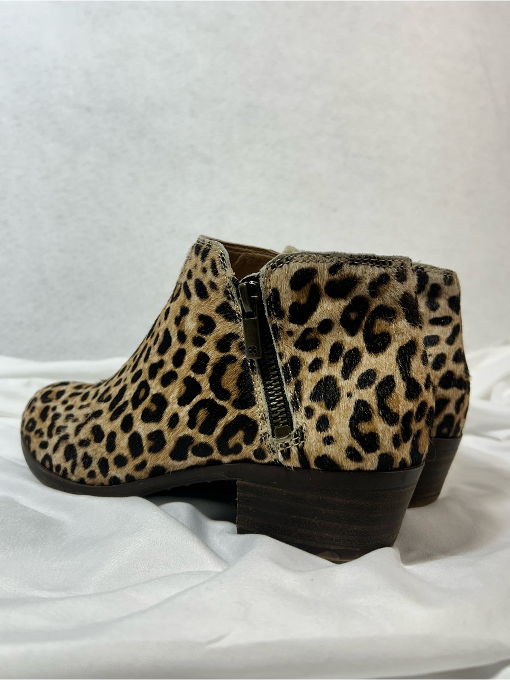 Leather Leopard Print Women’s Ankle Bootie with Side Zip 8 M women cowhide boots